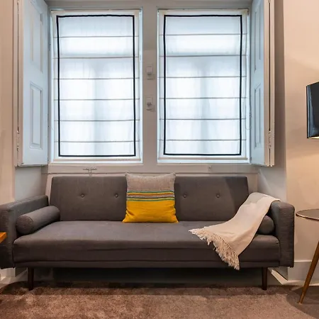Elegant In Bairro Alto By Lovelystay アパート リスボン
